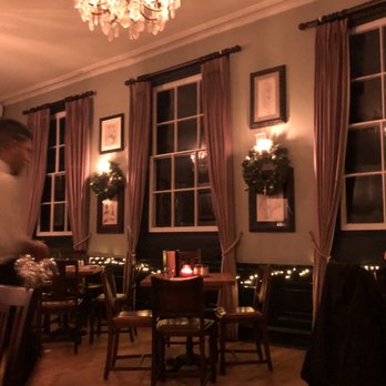Holly Bush - The 2nd floor dining room - Pubs Near Me - London, XGL Holly Bush - The 2nd floor dining room - Pubs Near Me - London, XGL
