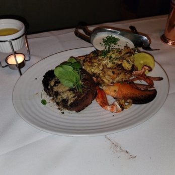 J Carver’s - Filet w accompanied Maine lobster and blue crab, creamy horseradish sauce - Steakhouses Near Me - Austin, Texas J Carver’s - Filet w accompanied Maine lobster and blue crab, creamy horseradish sauce - Steakhouses Near Me - Austin, Texas