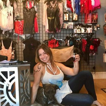 Ciggfreeds Liquid and Lace - Owner Cherice and shopdog Shelby - Vape Shops Near Me - St. Louis, Missouri Ciggfreeds Liquid and Lace - Owner Cherice and shopdog Shelby - Vape Shops Near Me - St. Louis, Missouri