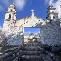 Zona Arqueológica Xcambó - Catholic Church on Mayan ruin