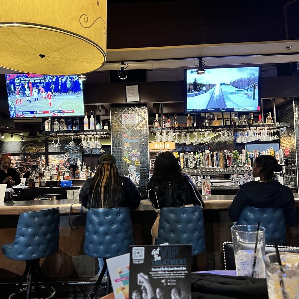 Bar Louie - Brier Creek - Bar - Bars Near Me - Raleigh, North Carolina