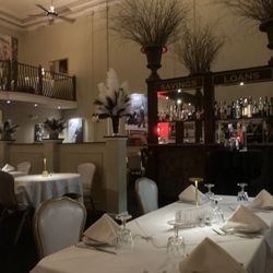 Isabella Restaurant and Cocktail Lounge - Ambiance is great in this converted bank space too