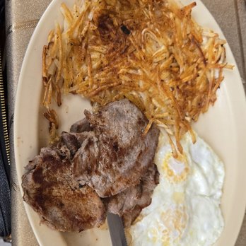 Luna’s Cafe - Tri tip with egg - Burgers Near Me - Santa Barbara, California
