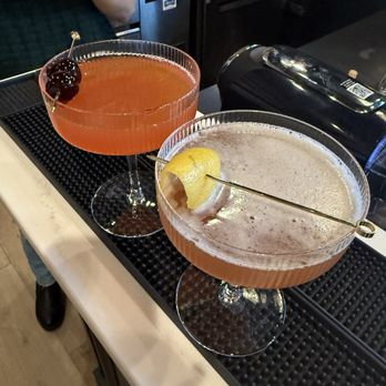 Chapter Book Lounge - Paper Plane and French Martini - Bookstores Near Me - Noblesville, Indiana