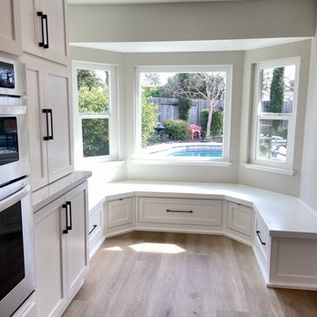 Complete Construction & Realty - Bench sitting in the breakfast nook - General Contractors Near Me Complete Construction & Realty - Bench sitting in the breakfast nook - General Contractors Near Me