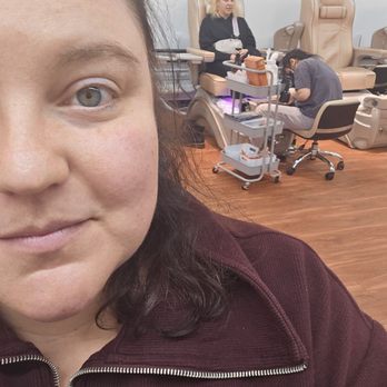 Dells Nail Bar - My friend taking a selfie while I'm getting my toes done. (She got her nails done and was very satisfied!) - Nail Salons Near Me - Lake Delton, Wisconsin Dells Nail Bar - My friend taking a selfie while I'm getting my toes done. (She got her nails done and was very satisfied!) - Nail Salons Near Me - Lake Delton, Wisconsin