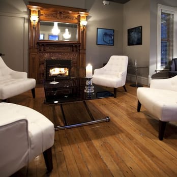 Le Pleasant Hotel & Cafe - Lounge - Hotels Near Me - Sutton, Quebec Le Pleasant Hotel & Cafe - Lounge - Hotels Near Me - Sutton, Quebec