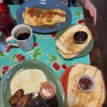 Victor's 1959 Cafe - Dia Y Noche and omelet - Cuban Near Me - Minneapolis, Minnesota