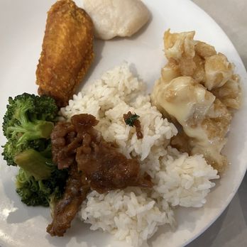 China Super Buffet - Mayo chicken, beef brocolli, fried chicken and fish - Chinese Near Me - Stanton, California