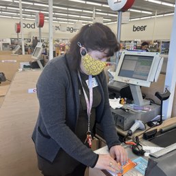 Aliyah, cashier who was confrontational