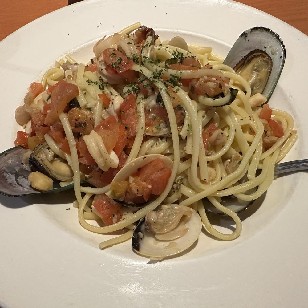 Cafe Mundial - Seafood Neptune Pasta - Lounges Near Me - Monrovia, California