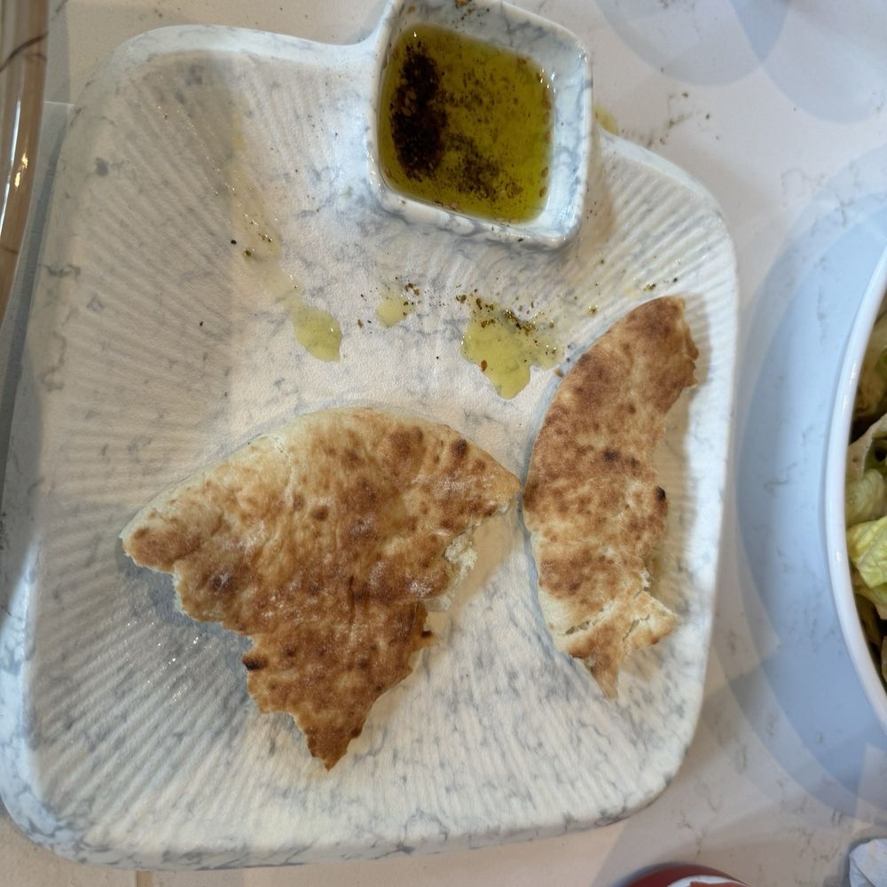 Meddys - Complementary pita - Mediterranean Near Me - Kansas City, Missouri