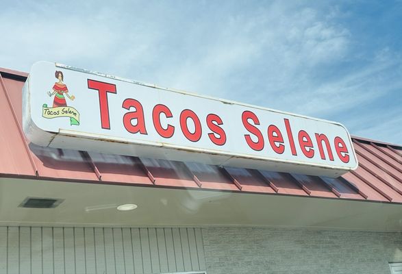 Tacos Selene Aurora by null
