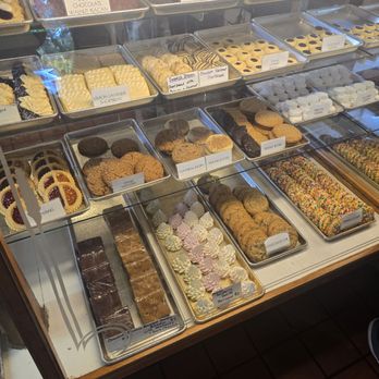 Creekside Bakery - Bakeries Near Me - Novato, California