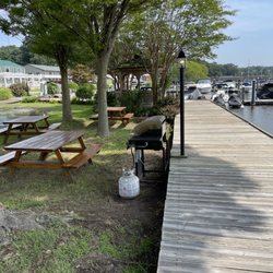 Sassafras Harbor Marina - Picnic area for the docks