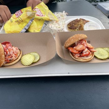 Abbott's Lobster In the Rough - Seafood Near Me - Noank, Connecticut
