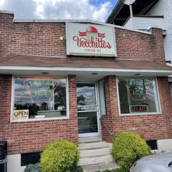 Vecchitto's Italian Ice - The storefront