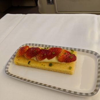 新加坡航空 - Strawberry Tart - Airlines Near Me - Hong Kong, HK