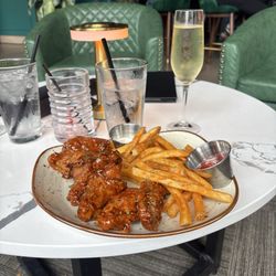 Hyde & Seek - Honey hot wing & pagne