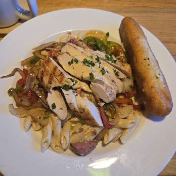 Applebee's Grill + Bar - Bourbon chicken and sausage pasta - American Near Me - Gresham, Oregon