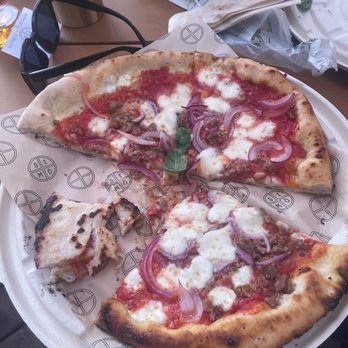 Simò Pizza - Meatpacking - Salsiccia e Cipolla gf pizza!! - Pizza Near Me - New York, New York