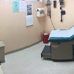 AdventHealth Medical Group Family Medicine at Waterford Lakes - Examining room