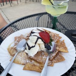 Los Primos Latin American Cuisine - Sopapillas