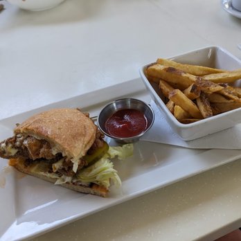 Pure Kitchen Westboro - 1/2 chick'un burger - Vegan Near Me - Ottawa, Ontario Pure Kitchen Westboro - 1/2 chick'un burger - Vegan Near Me - Ottawa, Ontario