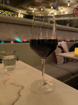 Serena's Wine Bar by null