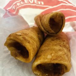 7-Eleven - Pepperoni Pizza Taquito