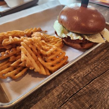 Cruisin’ I39 - Buffalo chicken sandwich - Bars Near Me - Monroe Center, Illinois Cruisin’ I39 - Buffalo chicken sandwich - Bars Near Me - Monroe Center, Illinois