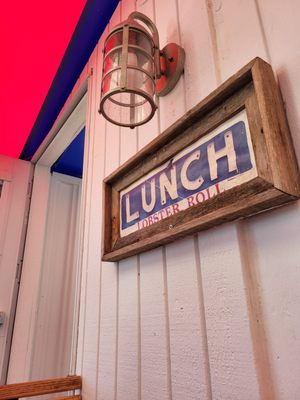 LUNCH Lobster Roll Amagansett by null