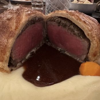 Gordon Ramsay Hell’s Kitchen - beef wellington - good but not worth the price - Bars Near Me - Mashantucket, Connecticut