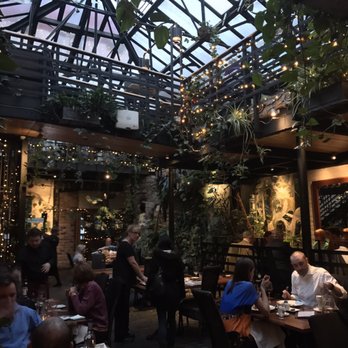 Ubiquitous Chip - Gorgeous, cozy, yet tranquil indoor seating - Bars Near Me - Glasgow, GLG Ubiquitous Chip - Gorgeous, cozy, yet tranquil indoor seating - Bars Near Me - Glasgow, GLG