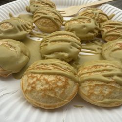 Dolce & Gelato Bio - They make great fresh "Poffertjes". Try some with pistachio sauce for a different treat.