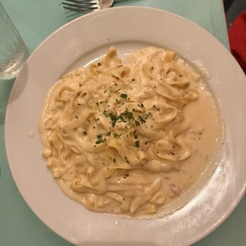 Giacomo's Cibo e Vino - Fettuccini Alfredo - Italian Near Me - Houston, Texas Giacomo's Cibo e Vino - Fettuccini Alfredo - Italian Near Me - Houston, Texas