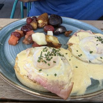 MOHI Farm - Eggs Benedict - New American Near Me - Morgan Hill, California