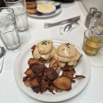 Briarpatch Restaurant - California Benedict - American Near Me - Winter Park, Florida
