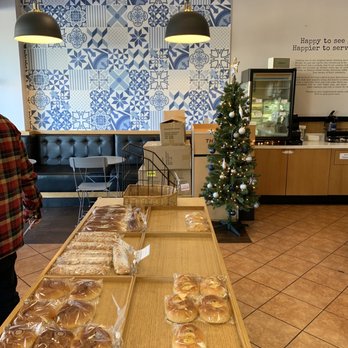 Paris Baguette - Cute decor - Bakeries Near Me - Glendale, California Paris Baguette - Cute decor - Bakeries Near Me - Glendale, California