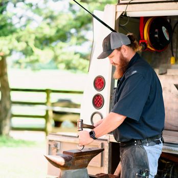 Rinaldo Horseshoeing - Farriers Near Me - Harvard, Illinois