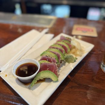 Flying Beaver Bar - Seared Tuna - Pubs Near Me - Richmond, British Columbia