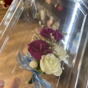 Margaret’s Florals - Prom boutonnière - Florists Near Me - Seeley Lake, Montana Margaret’s Florals - Prom boutonnière - Florists Near Me - Seeley Lake, Montana