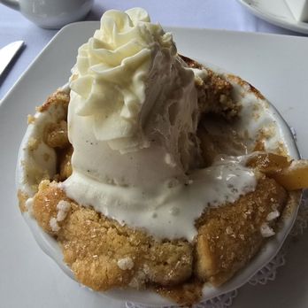 Atlantic Hotel - Apple Cobbler - Hotels Near Me - Berlin, Maryland
