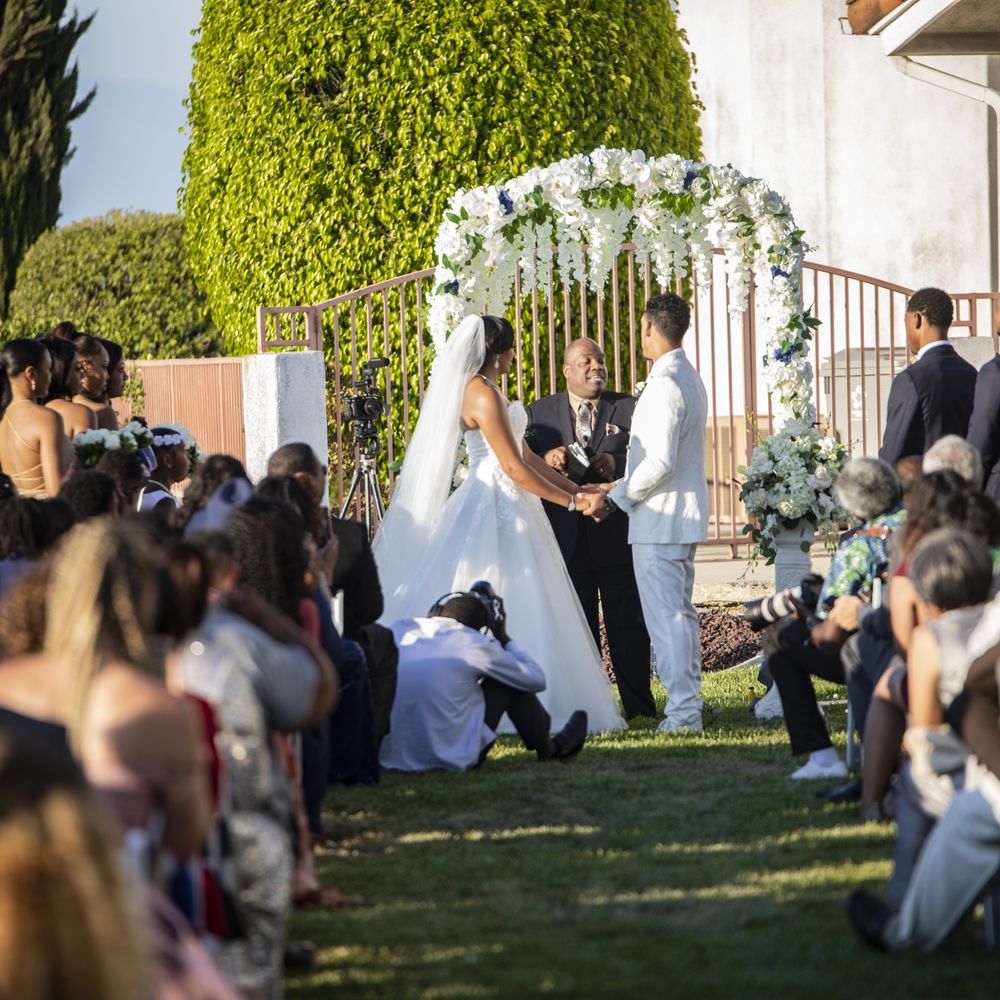 HALLMARK LUCKY CHRISTMAS DVD Elizabeth Berkley, Jason Gray-Stanford,  Mitchell Kummen, Mike Bell | Used - like new | $11.00 | Centerton, Arkansas, image size:1000x1000