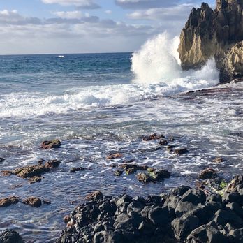 Maha'ulepu Trail - Trail goes up and down, here where waves crash - Hiking Near Me Maha'ulepu Trail - Trail goes up and down, here where waves crash - Hiking Near Me