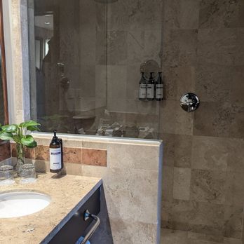 Dreams Jade Resort & Spa - Shower - Hotels Near Me - Puerto Morelos, ROO