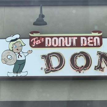 Fox's Donut Den - Fox's Dutch-lookin' baker - Donuts Near Me - Nashville, Tennessee Fox's Donut Den - Fox's Dutch-lookin' baker - Donuts Near Me - Nashville, Tennessee
