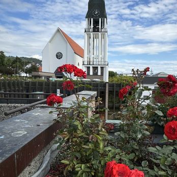 Molde domkirke - The Church near the rooftop Rose Garden - Churches Near Me