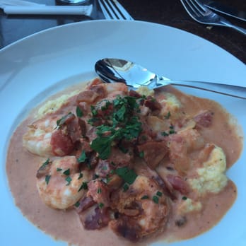 Seasons 52 - Southern style shrimp and grits - New American Near Me - Costa Mesa, California Seasons 52 - Southern style shrimp and grits - New American Near Me - Costa Mesa, California