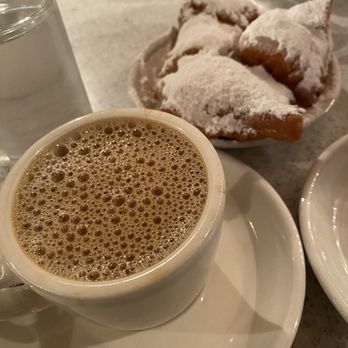 Cafe Du Monde - Coffee au lait & beignets! - Coffee & Tea Near Me - Metairie, Louisiana